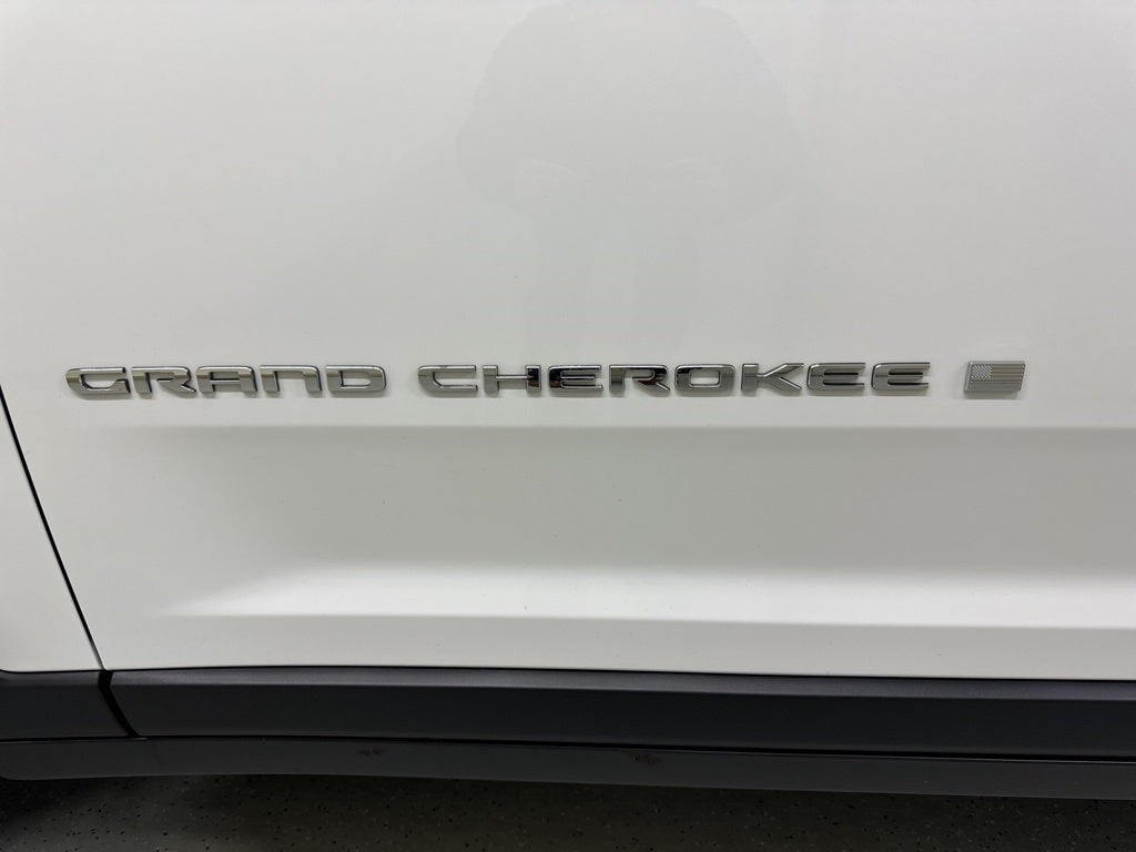 2023 Jeep Grand Cherokee Laredo Luxury Pkg
